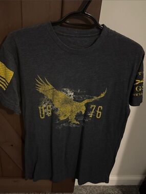 Men's Short-Sleeve Eagle Graphic Tee - Charcoal & Yellow